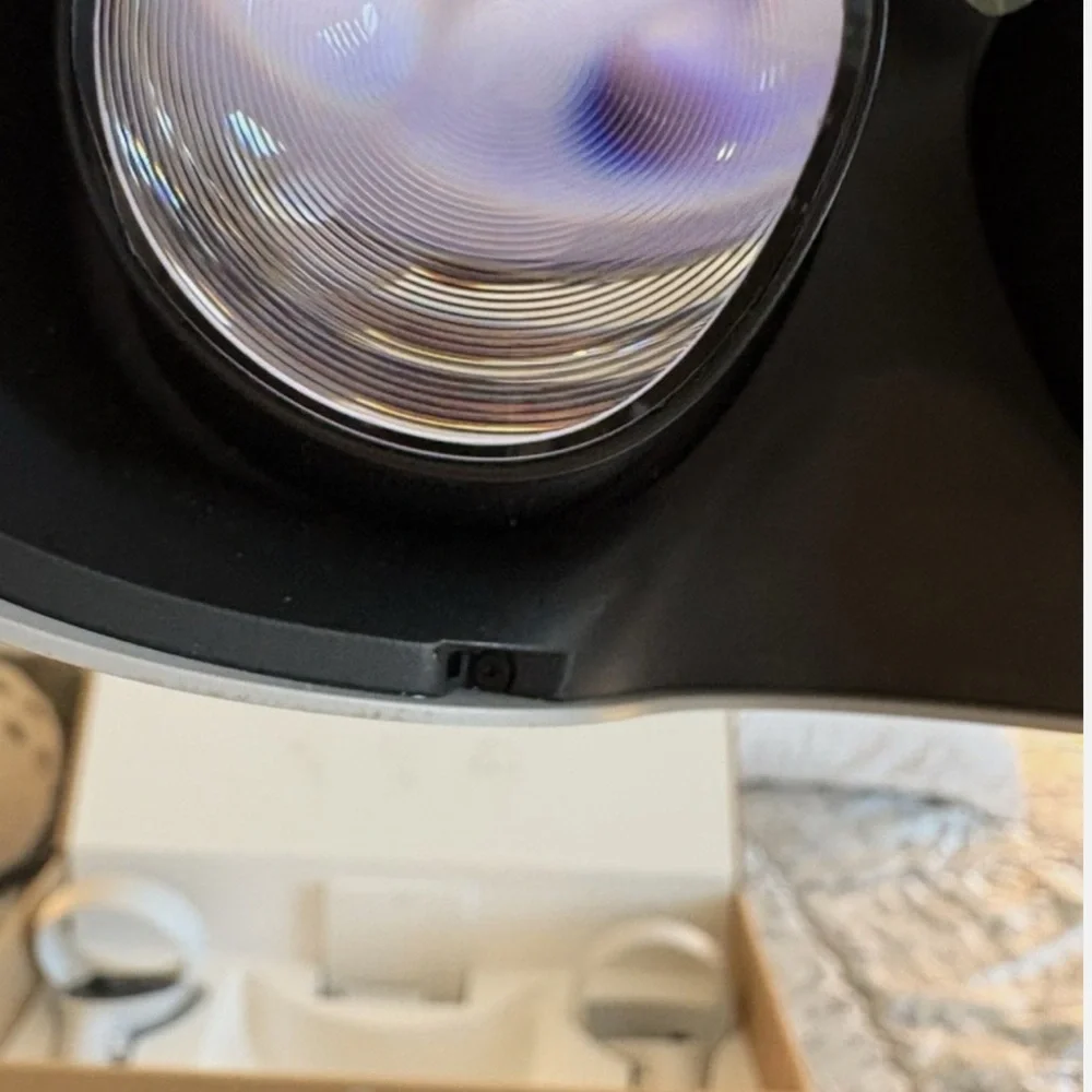VR Headset in White